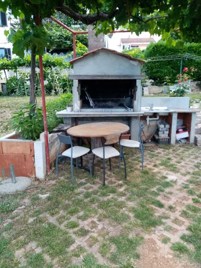 Apartman Mirko พูลา ภายนอก รูปภาพ